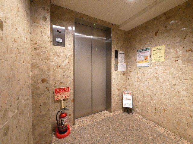 ノールプレール新町のエントランス