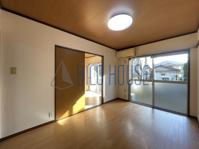 レスポワールハネサの居間・リビング