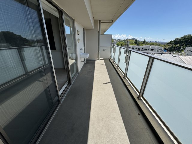 シンフォニア新千里南町ガーデンズのバルコニー