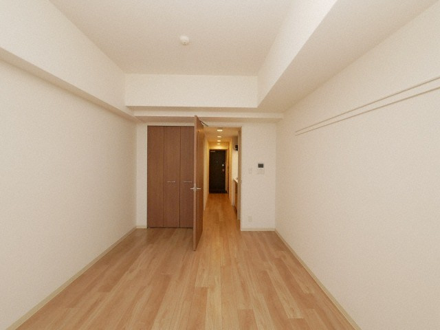 プレサンス堺筋本町駅前の洋室