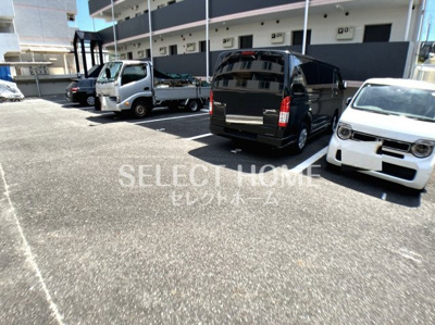 【駐車場】 | ジュネス福田（ぼくでん）Ｄ棟 | 駐車場があるので、車を買う予定の方も安心です