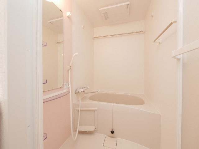 SERENiTE本町refletの浴室