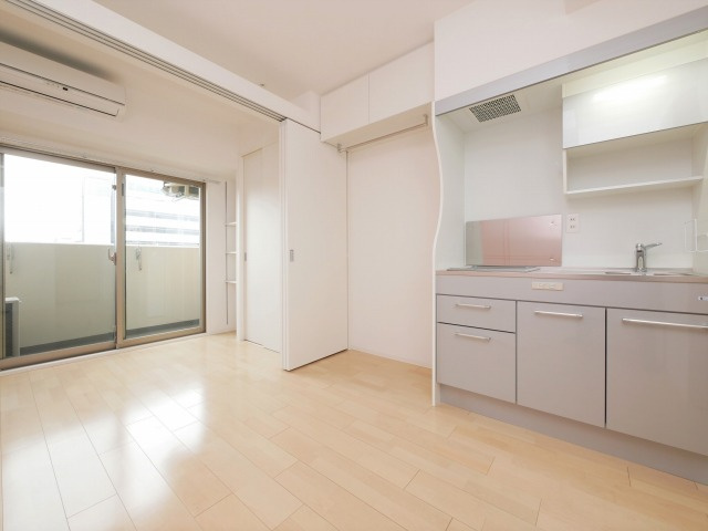 SERENiTE本町refletの内装