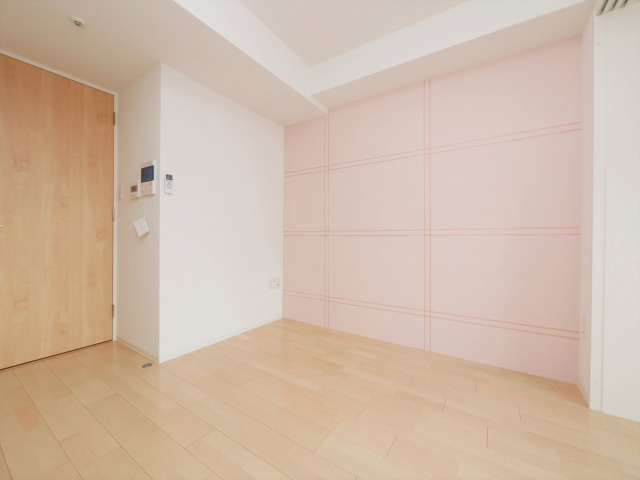 SERENiTE本町refletの居間・リビング