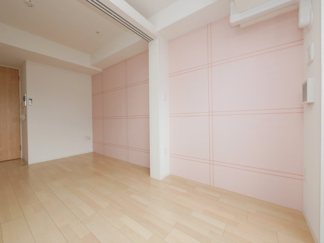 SERENiTE本町refletの洋室