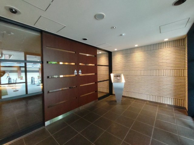 パークアクシス心斎橋のエントランス
