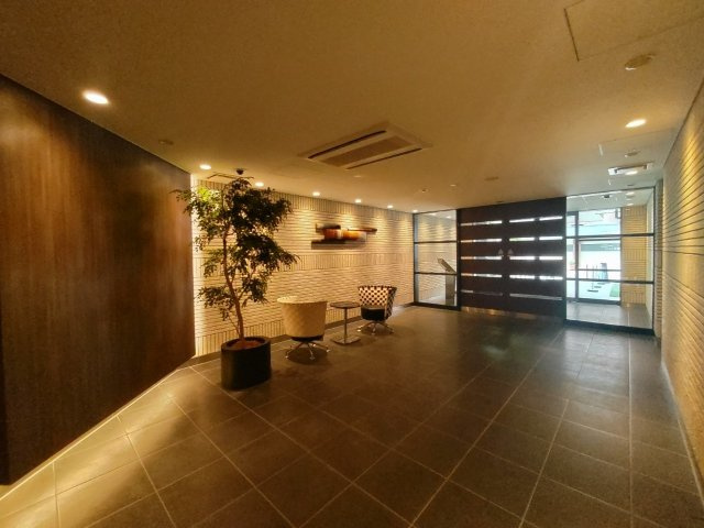パークアクシス心斎橋のロビー