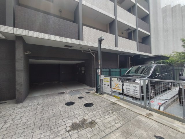 パークアクシス心斎橋の駐車場