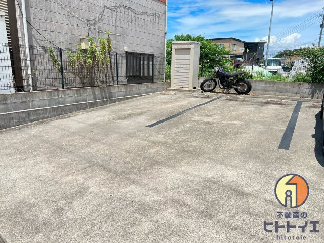 サンマリノ広川の駐車場