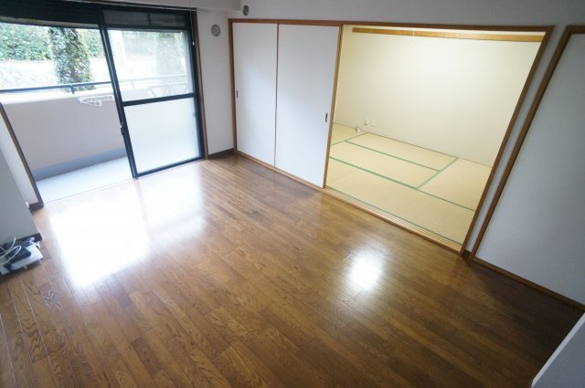 インペリアル樋ノ口の居間・リビング