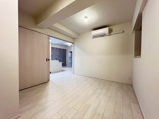 スプランディッド上本町WESTの洋室
