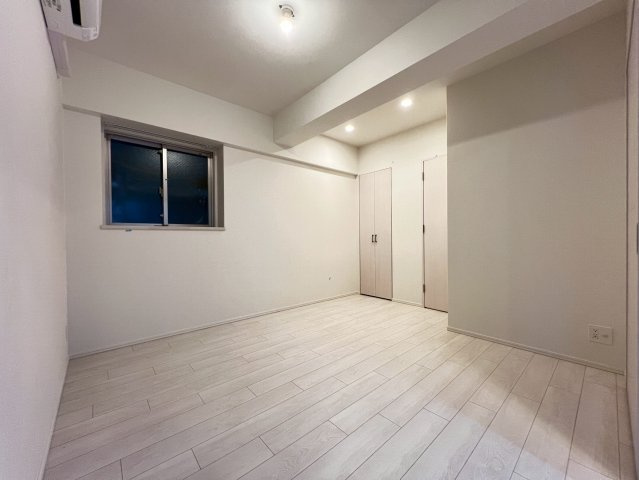 スプランディッド上本町WESTの洋室