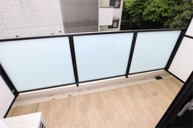 ＬＯＣ’Ｓ　ＫＵＲＯＫＡＷＡのバルコニー