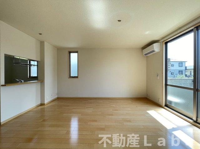 サンビレッジ松原の居間・リビング