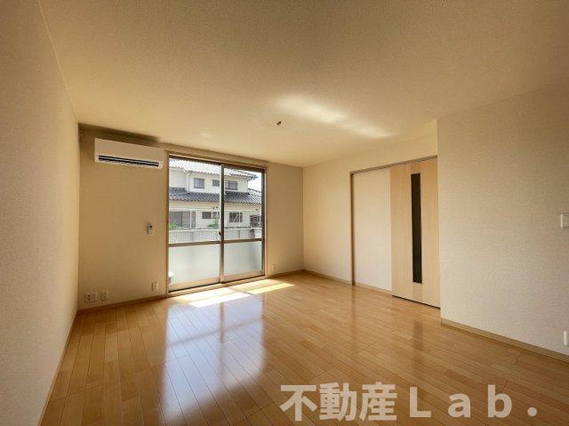 サンビレッジ松原の居間・リビング