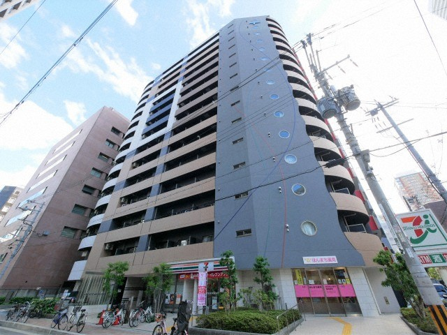 セレニテ本町グランデの外観