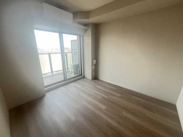 明るい洋室です