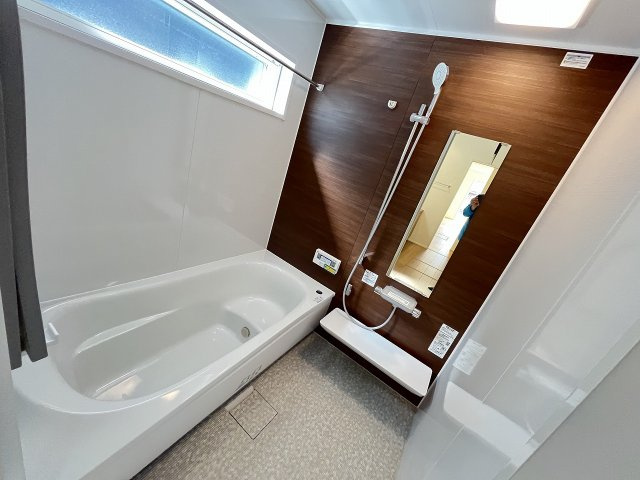 【浴室】 | 福岡市西区太郎丸2丁目・平屋　1号棟（全3棟）【仲介手数料無料・0円】 | 現地写真。浴室です。