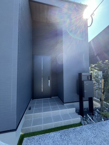 【玄関】 | 福岡市西区太郎丸2丁目・平屋　1号棟（全3棟）【仲介手数料無料・0円】 | 現地写真。