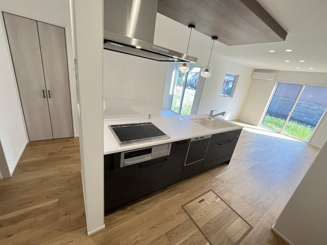 【キッチン】 | 福岡市西区太郎丸2丁目・平屋　1号棟（全3棟）【仲介手数料無料・0円】 | 現地写真。