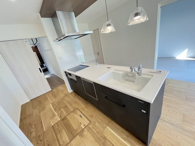 【キッチン】 | 福岡市西区太郎丸2丁目・平屋　1号棟（全3棟）【仲介手数料無料・0円】 | 現地写真。