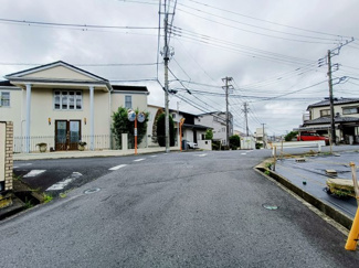 【前面道路含む現地写真】