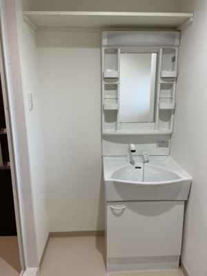 【独立洗面台】 | ドエル | ※同物件、別のお部屋の写真です