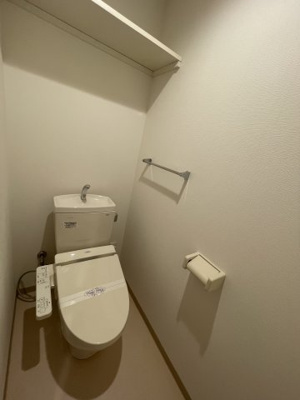 【トイレ】 | ドエル | ※同物件、別のお部屋の写真です