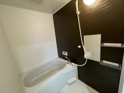 【浴室】 | ドエル | ※同物件、別のお部屋の写真です