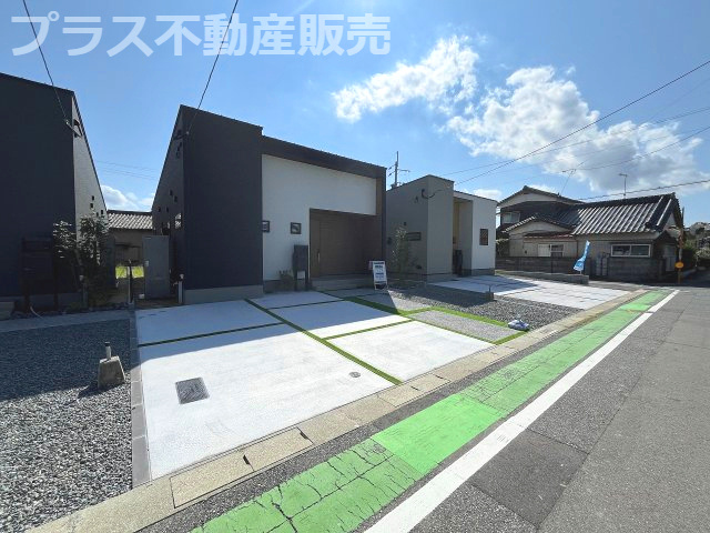 【外観】 | 福岡市西区太郎丸2丁目・平屋　2号棟（全3棟）【仲介手数料無料・0円】 | 現地写真。プラス不動産販売なら、現場の全ての棟をまとめてご見学頂けます。