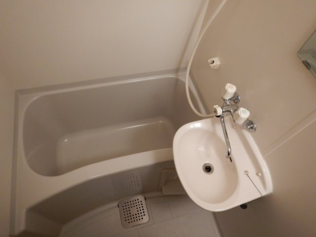 ハイエスト大倉山公園の浴室