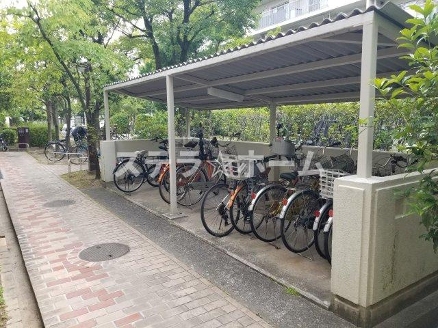 リバーサイドともぶち第一住宅23号棟の駐輪場