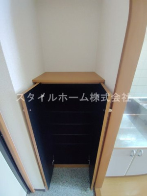 【玄関】 | ヴィラ・コパン | 別部屋写真です。