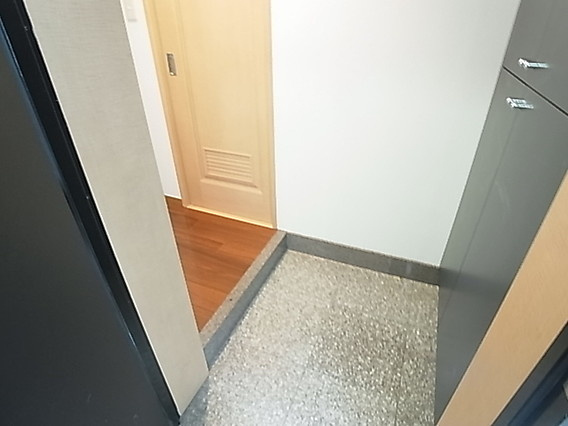 M’s三宮の玄関