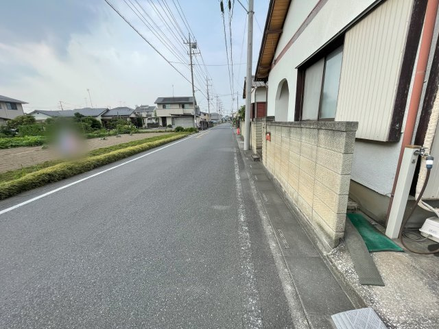 中古戸建・貸家　熊谷市原島　4DKの前面道路含む現地写真