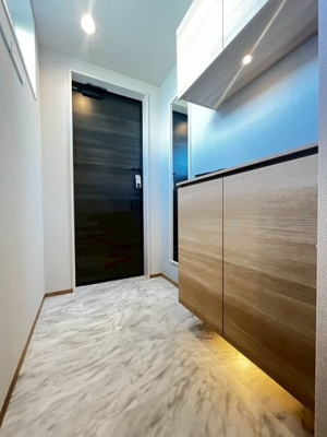 【玄関】 | グランリュミエスタ茨木春日