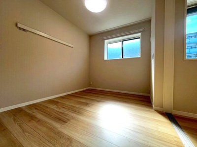 【洋室】 | グランリュミエスタ茨木春日