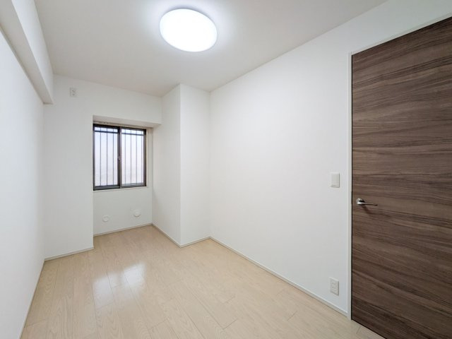 ジークレフ神戸名谷WESTの洋室