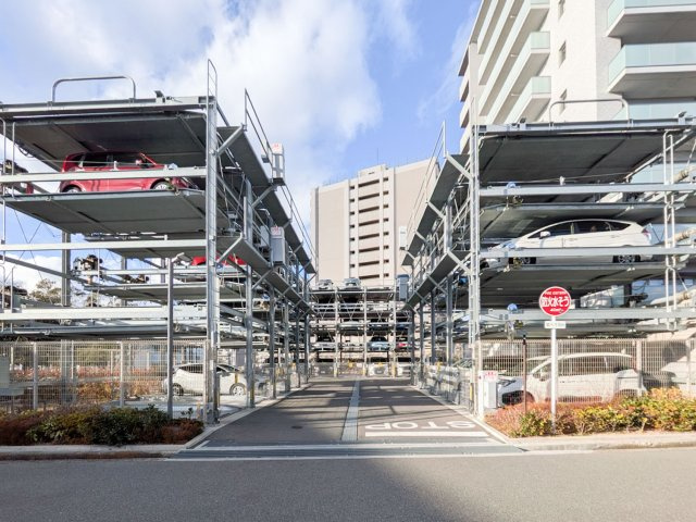 ジークレフ神戸名谷WESTの駐車場