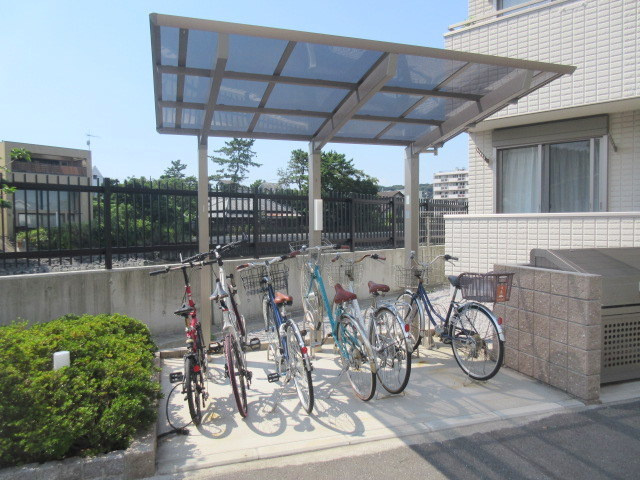 グランツ逗子のその他共用部分|屋根付き駐輪場