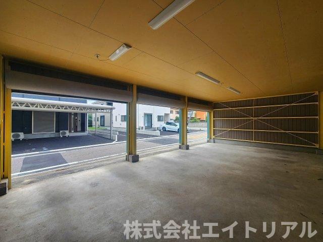 豊田市千足町　貸倉庫の内装