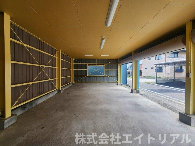 豊田市千足町　貸倉庫の内装