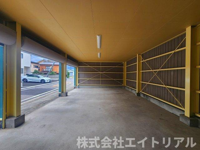 豊田市千足町　貸倉庫の内装