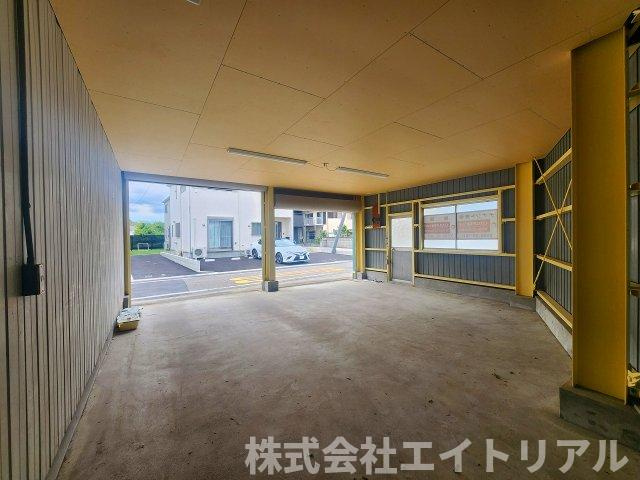 豊田市千足町　貸倉庫の内装