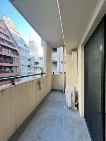 アモーレ本町 WESTのバルコニー