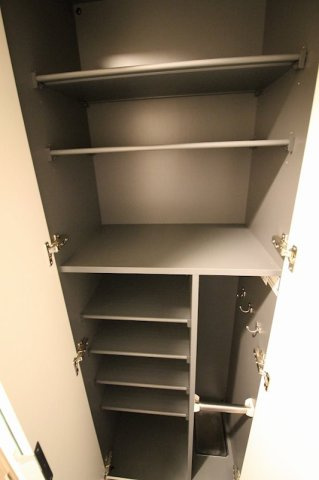 【収納】プレサンス広小路通　葵