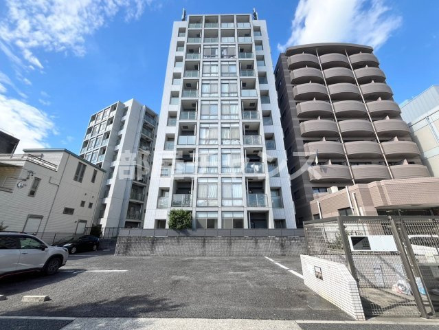 リエス鶴舞EAST TOWERの外観