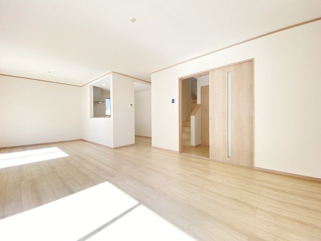 『八王子市新築戸建て』八王子市富士見町35-19【仲介手数料無料】の居間・リビング|～仲介手数料無料☆八王子ひなた不動産～　八王子市富士見町　新築戸建て