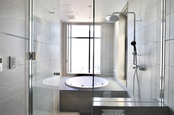 【その他共用部分】 | 【ゲストルーム】42階のゲストスイートには、大阪城を望むビューバスがございます！