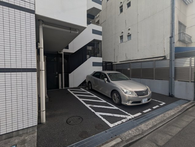 アデニウム押上アーバンイーストの駐車場